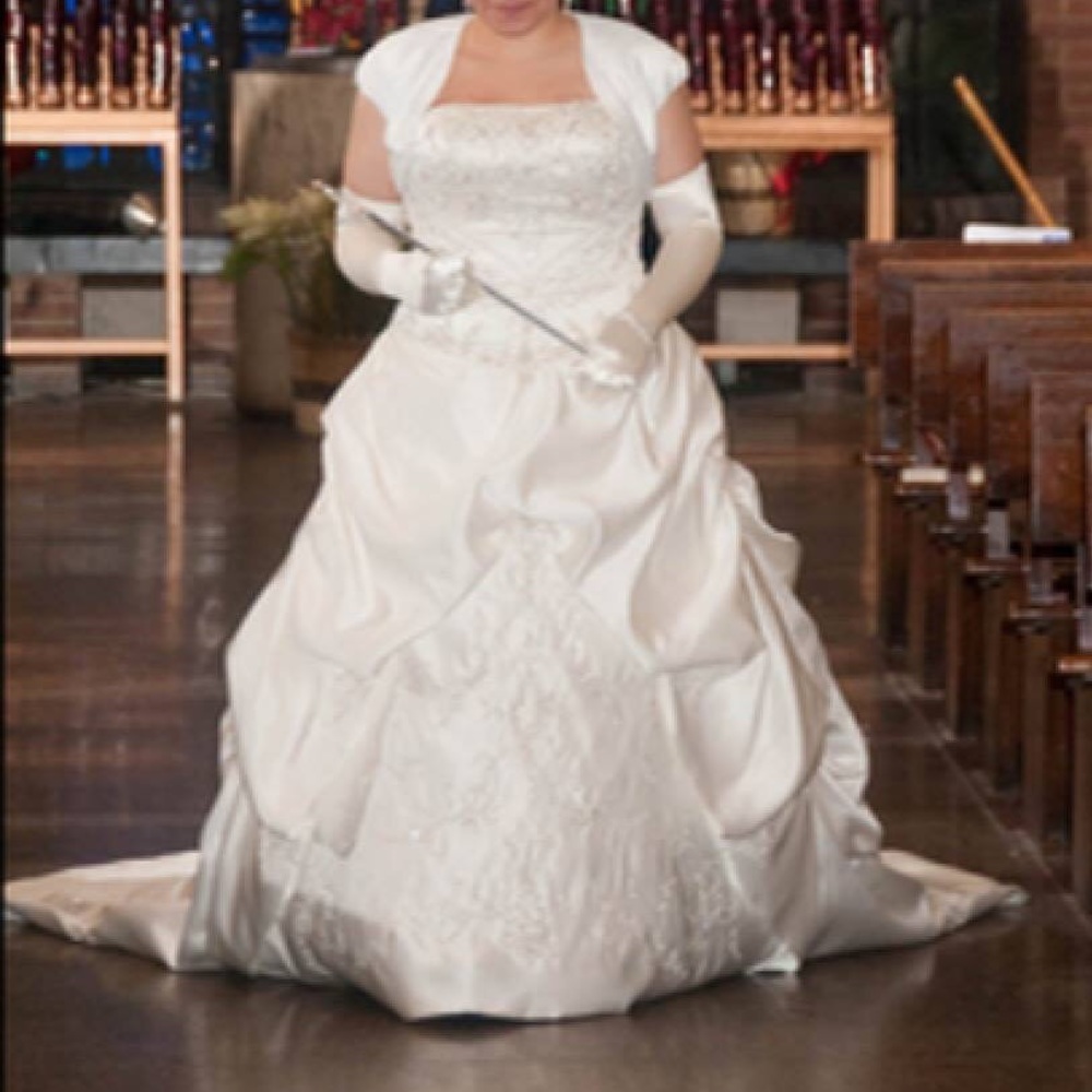 Wedding Gown, off white used for a Sweet 16